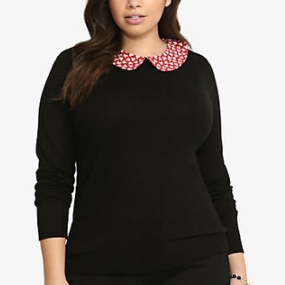 Black sweater with Minnie detail on the collar